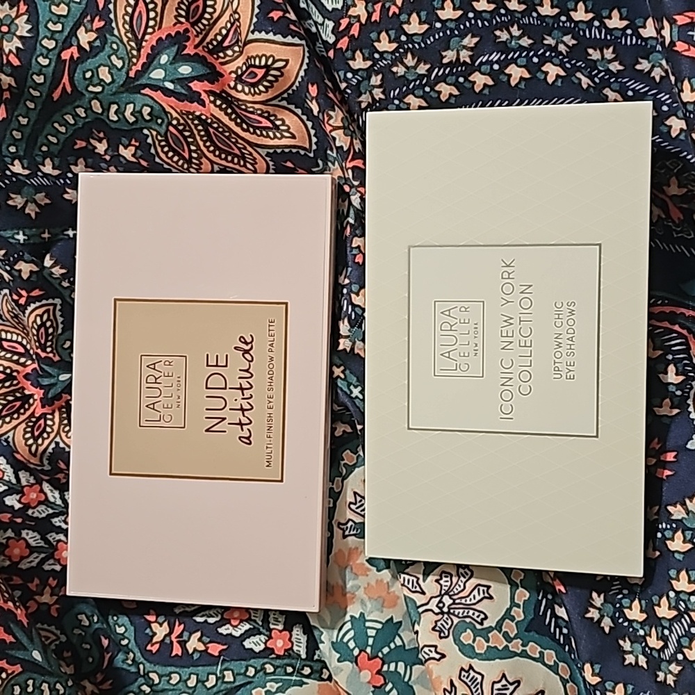 2 eyeshadow palettes